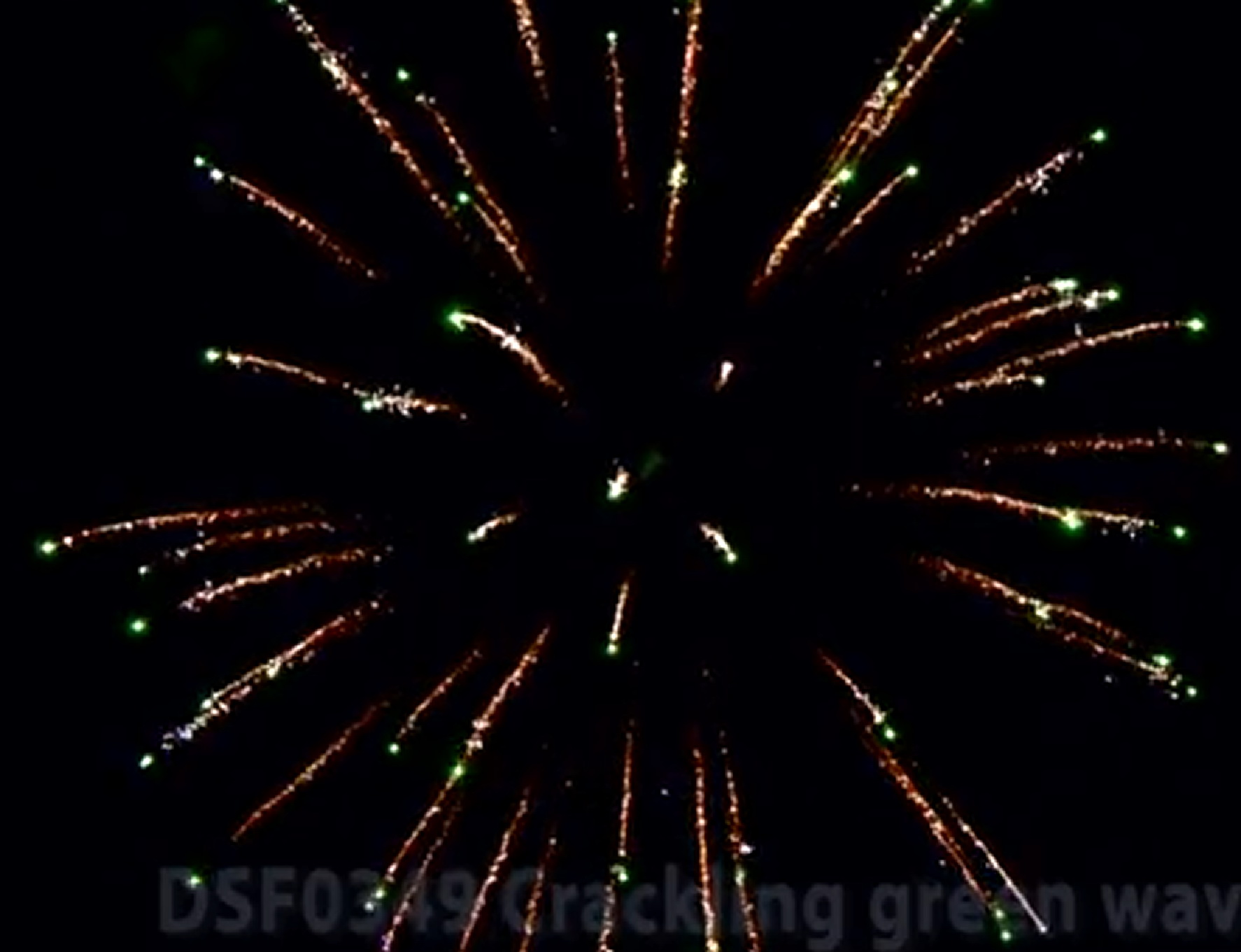 DSF 0349 Crackling green wave