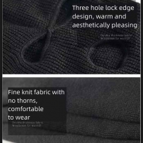 Балаклава в'язана з трьома прорізами чорна