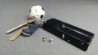 Keychain pistol 4 mm chambered for 2 cartridges Flaubert