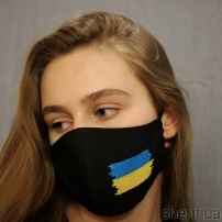Маска багаторазова Black з вишивкою Прапор України модель 1.41